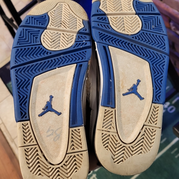 Nike Air Jordan 4 Retro Motorsport Sneakers - Picture 2 of 3